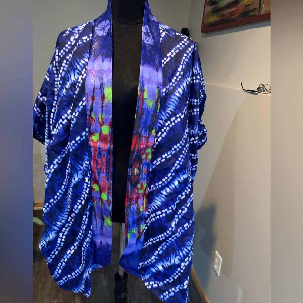Vibrant Blue Tie-Dye Kimono

G3 0226